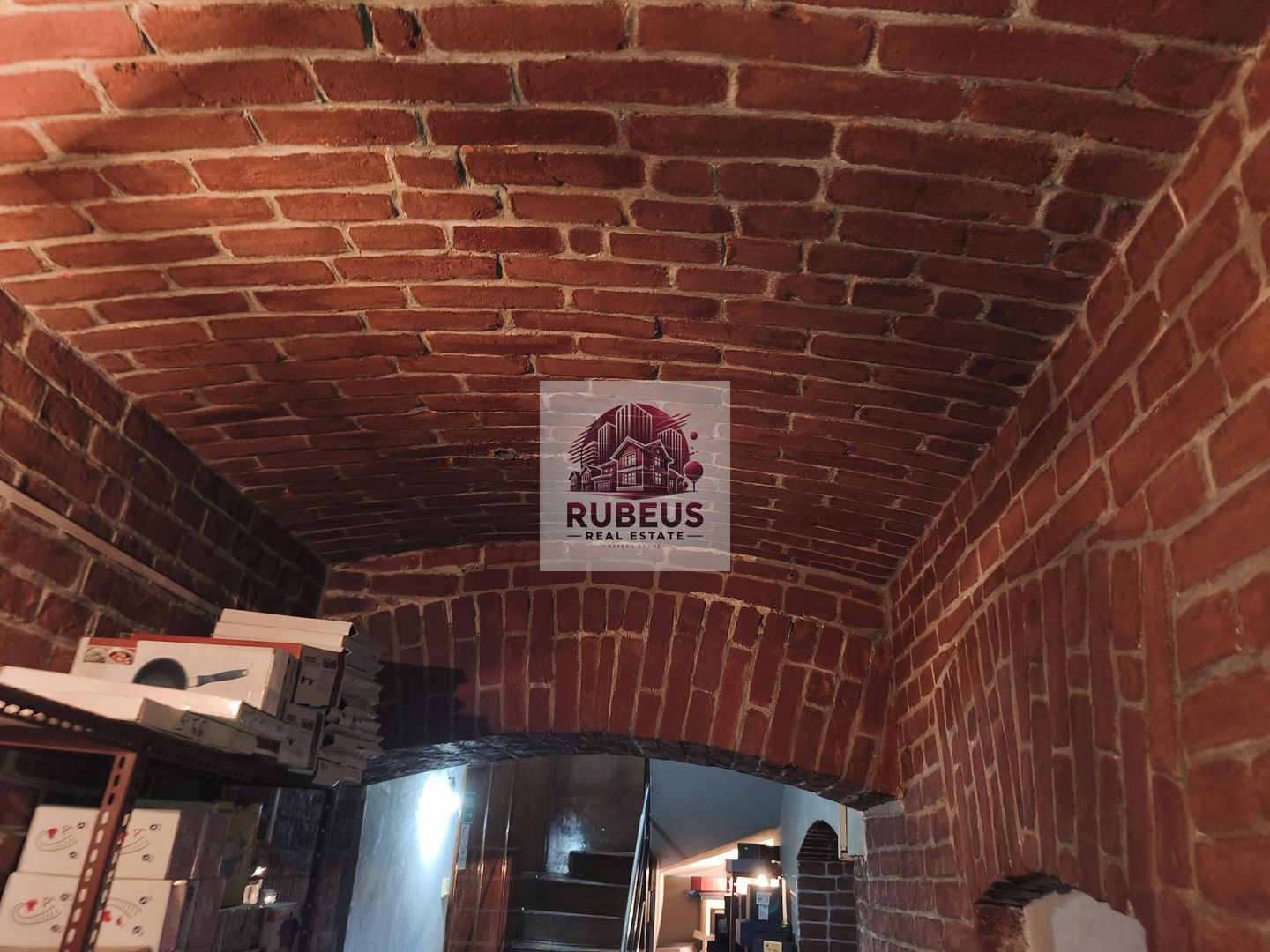 O Locație cu Istorie și Eleganță – În Centru, Pentru Afaceri Distincte - Poză 14