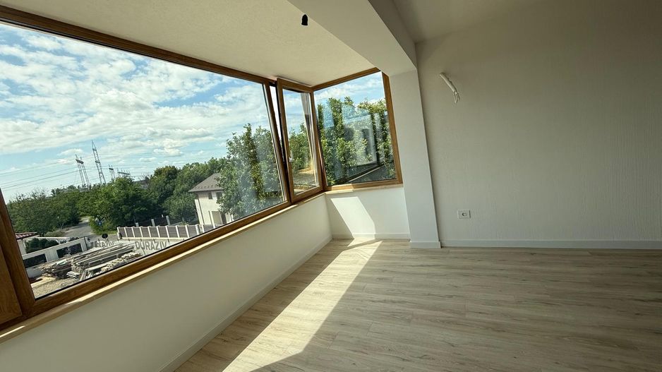 Titan /3 camere/ Etaj 2/ Incalzire in pardoseala - Poză 8