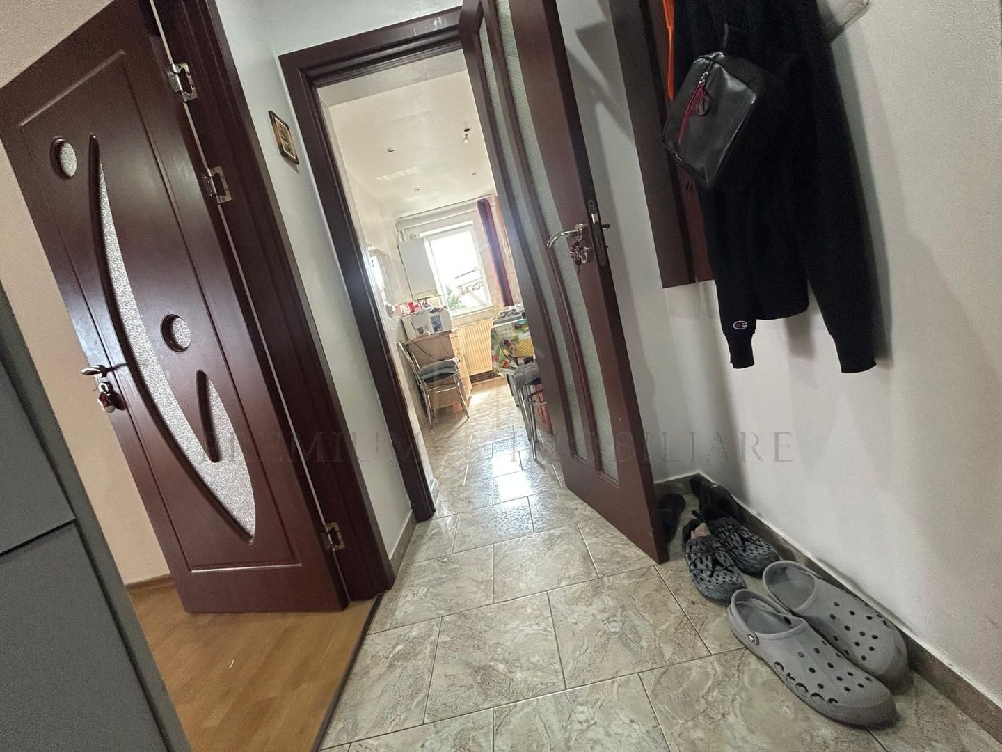 De vanzare apartament 2 camere zona Judecatorie Onesti - Poză 4