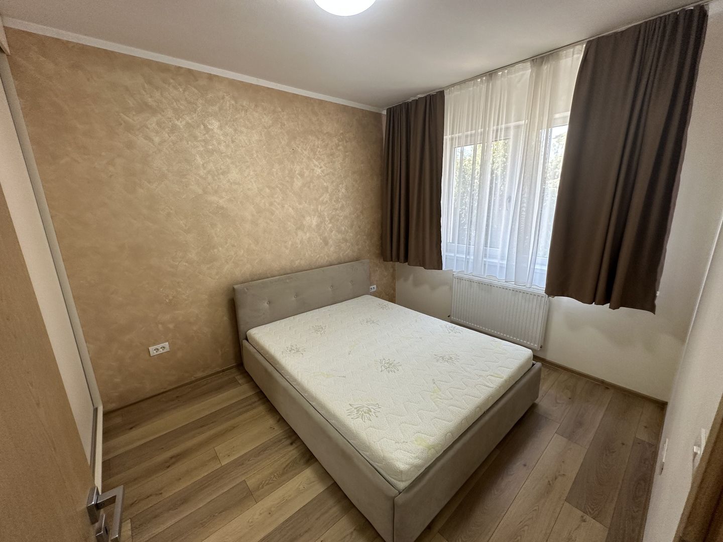APARTAMENT DEOSEBIT - Poză 12
