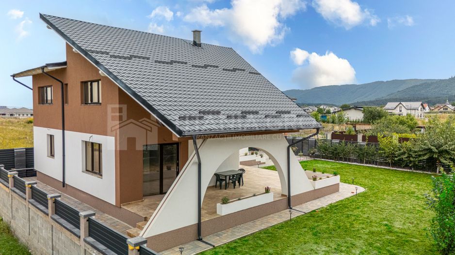 Vila cu arhitectura deosebita, teren 636mp, Cristian, Brasov - Poză 3