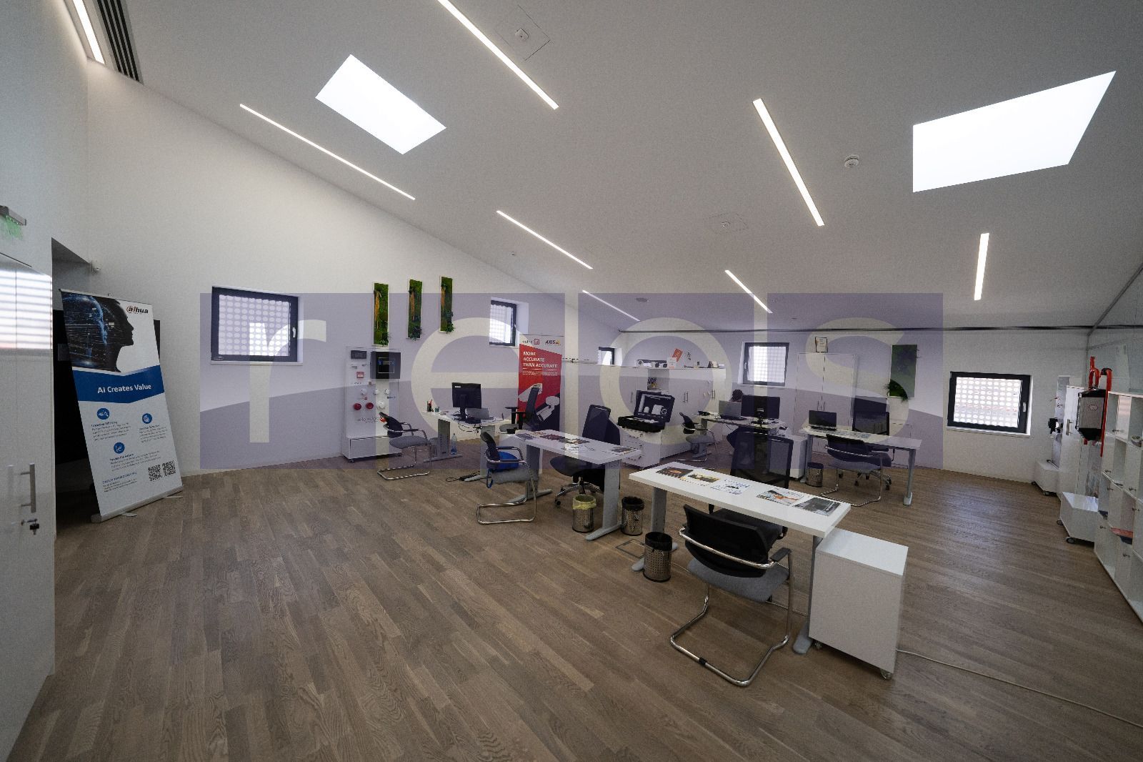 VANZARE -CLADIRE DE BIROURI - ARHITECTURA EXCEPTIONALA - Poză 14