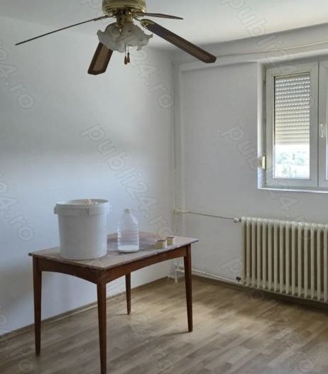Vând apartament 2 camere zona Rahova - Poză 1
