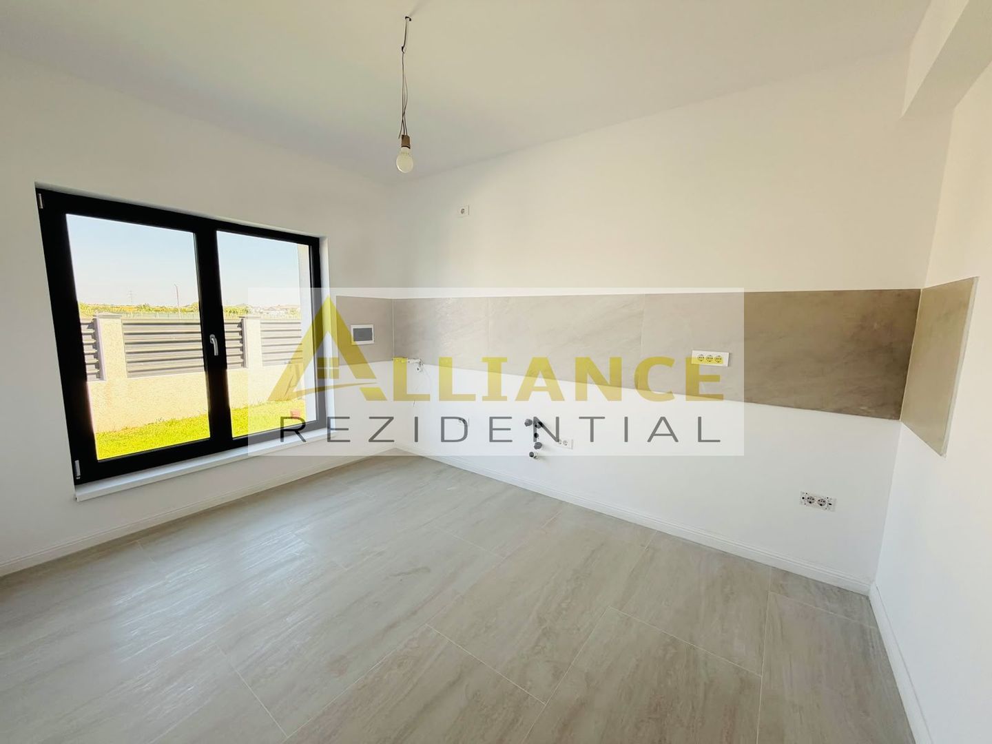 Casa individuală , 4 camere , 3 băi , 135 mp utili ! - Poză 7