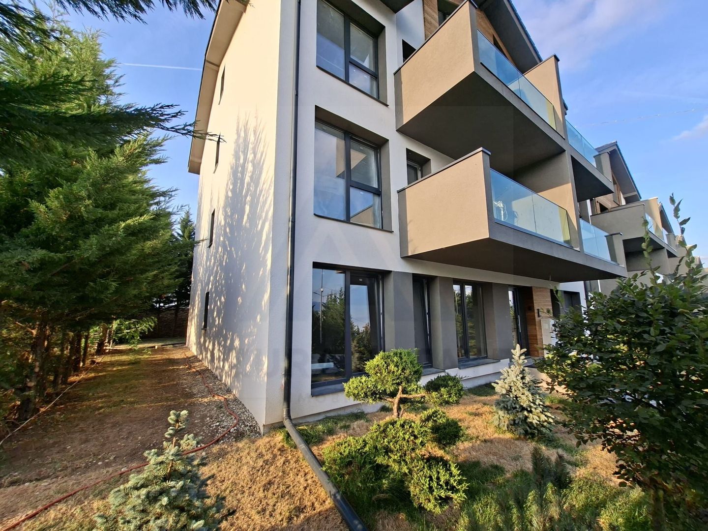 Apartament premium 61.4 mp utili 3 camere 2 bai etaj 1 in Cristian - Poză 12