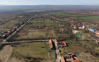 Conac nobiliar de secol XIX cu 8 camere în Maciova - Poză 15