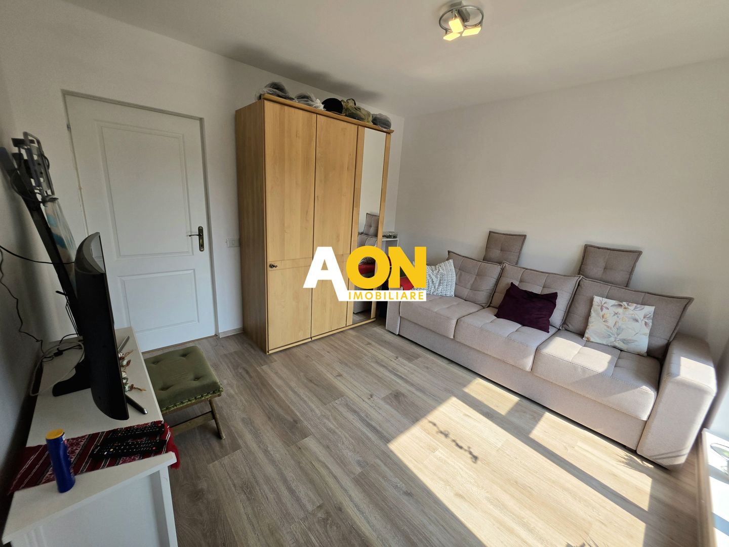 Casa Individuala, 4 Camere, 2 Băi, 250mp Teren - Poză 9