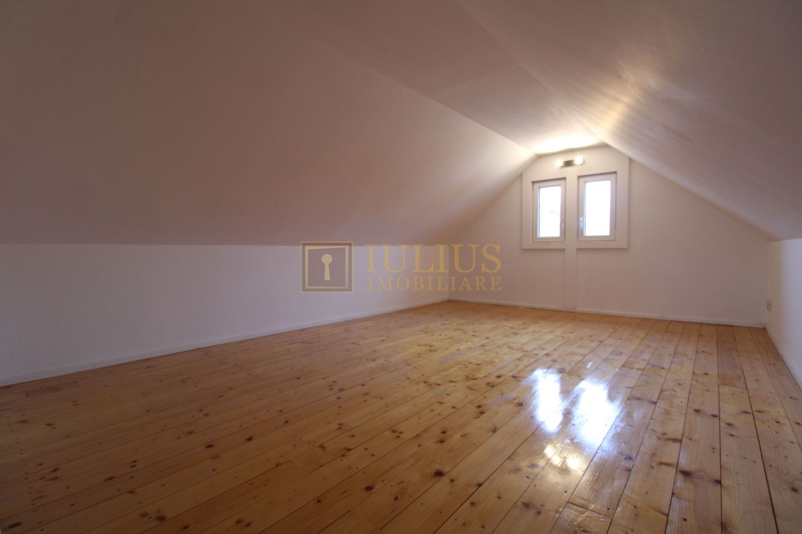 Casa individuala, zona Brytim, 4 camere + 2 bai, centrala proprie. - Poză 29