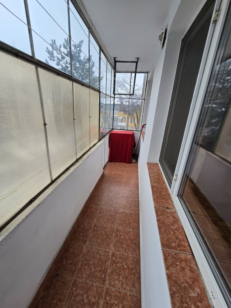 vand apartament 3 camere zona ultracentrala,vedere la Dunare ,etaj 2, - Poză 3