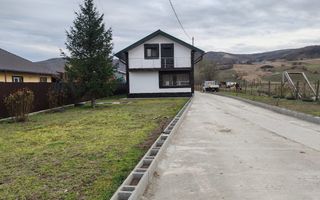 Casa parter+mansarda si teren in Lipovat, Vaslui - Poză 3