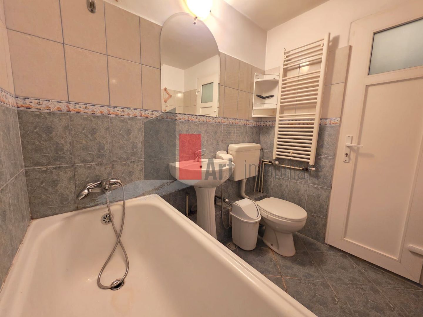 Apartament spațios cu 4 camere Crangasi - Poză 10