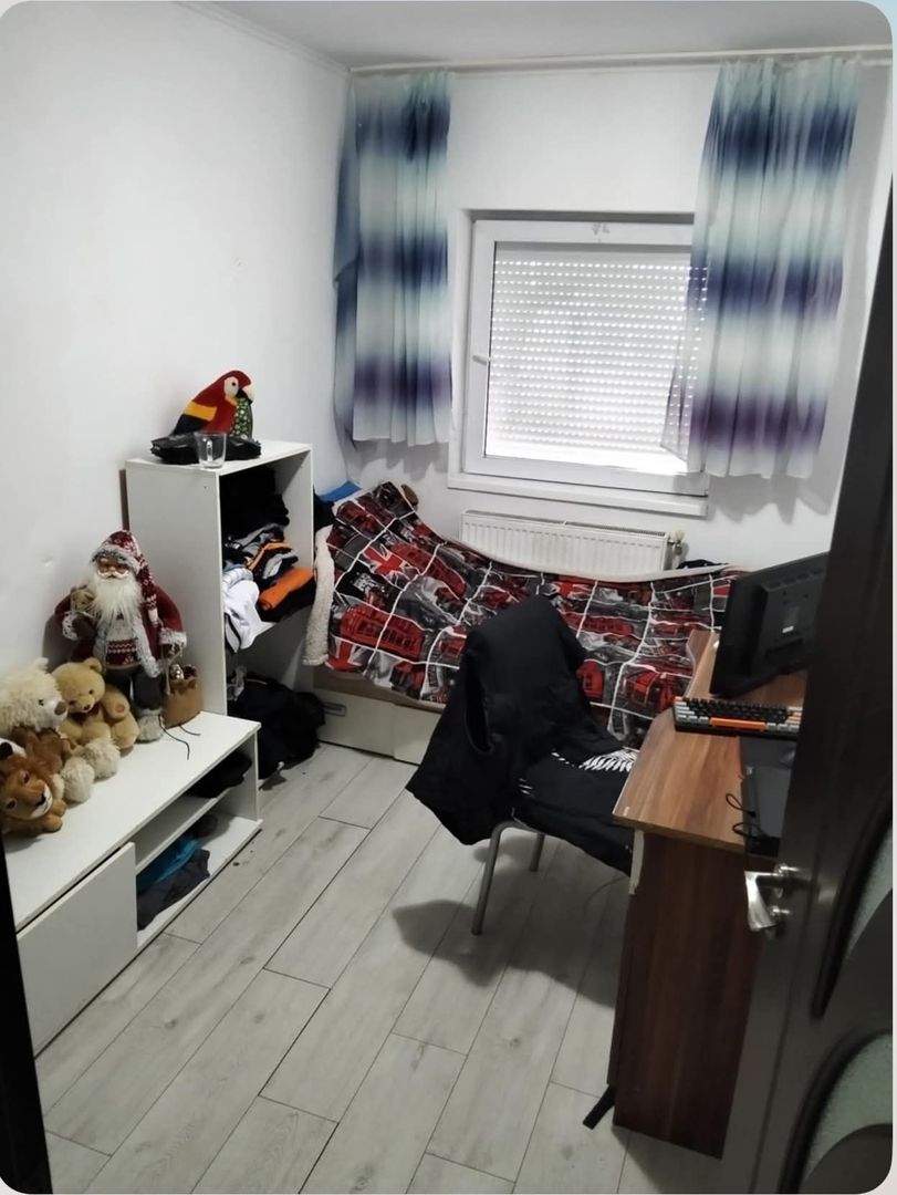 Vând apartament 3 camere - Poză 4