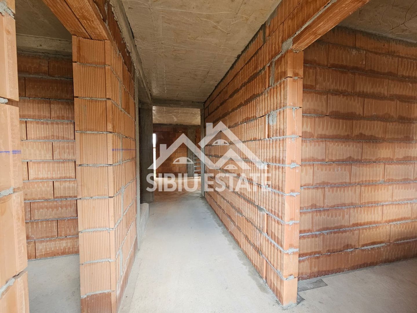 Casa Sibiu, Selimbar 4 camere, 2 bai NOU - Poză 5