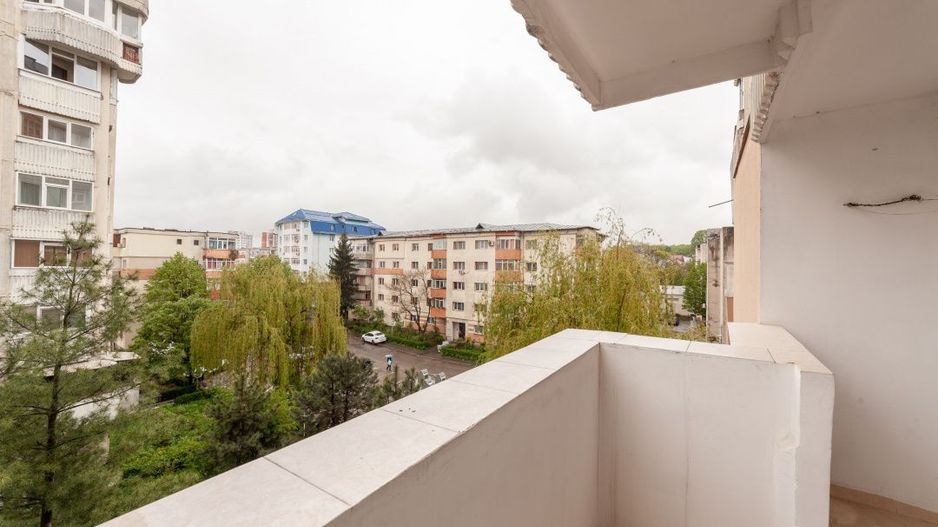 Apartament 3 camere - decomandat - 3 balcoane, etaj 3 cu lift, bloc 1991 - Poză 3