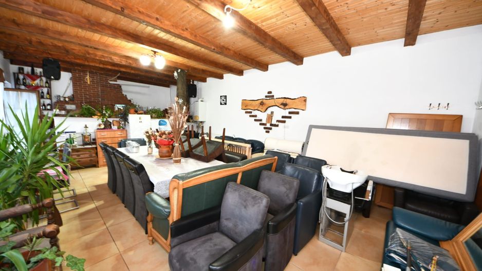 De vanzare casa cu 3 apartamente + anexa 75 mp, Comision 0% - Poză 16