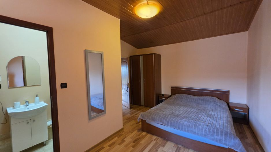 Casă Vilă cu 9 camere și piscină încălzită în localitatea Cornu - Poză 21