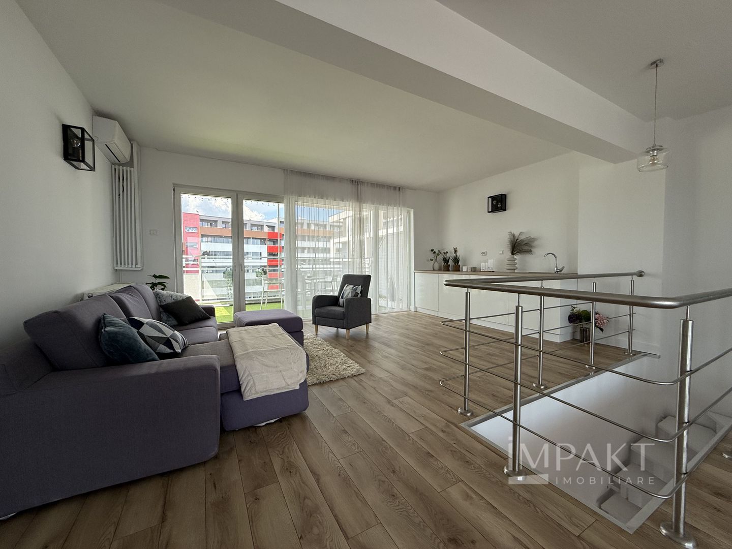 Penthouse pe doua niveluri cu 5 camere in cartierul Buna Ziua! - Poză 5