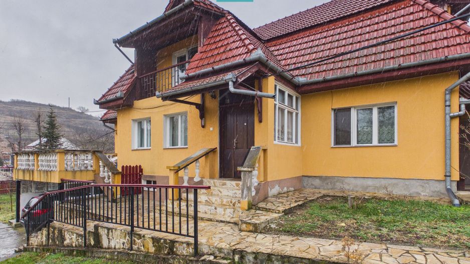 Vilă stil montan, 270 mp, teren 3000 mp - Poză 26