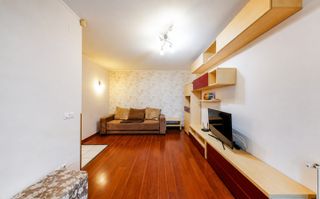Apartament 3 camere, complet mobilat, decomandat, etaj intermediar - Poză 9