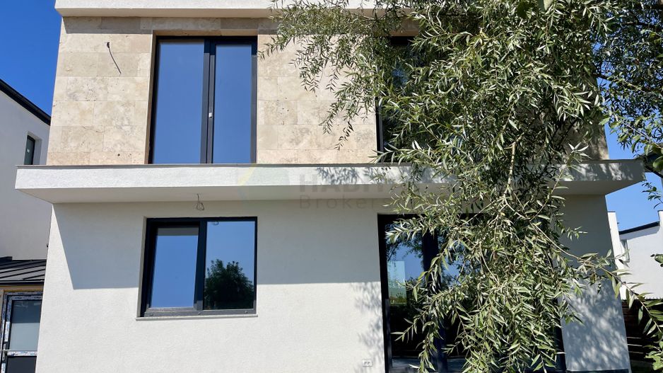 Vila individuala 5 camere Tunari - Poză 19