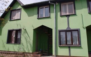 Casă cu etaj, Livezeni - Poză 1