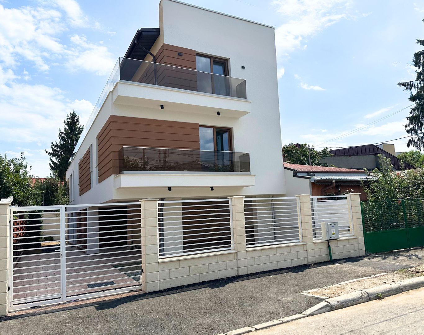 Vanzare apartament 3 camere cu gradina la 5 minute de metrou - Poză 2