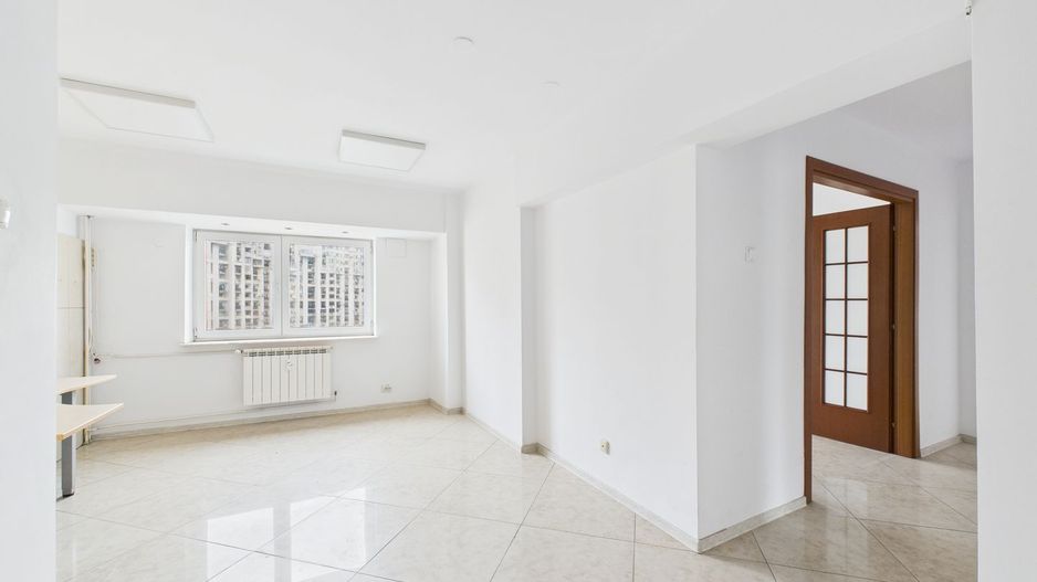 Apartament cu 3 camere de vanzare - Spatiu versatil - Rond Alba Iulia - Poză 6