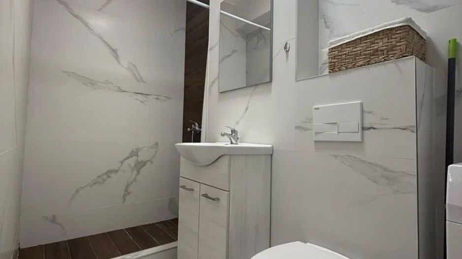 STUDIO PIPERA - PARCARE INCLUSA, CENTRALA PROPRIE, BUCATARIE INCHISA - Poză 6