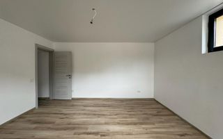 Garsonieră Luminoasa cu Balcon Spațios - Poză 3