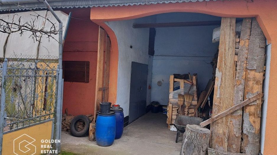 Casa mare cu 2 spatii comerciale, in Faget - Poză 21