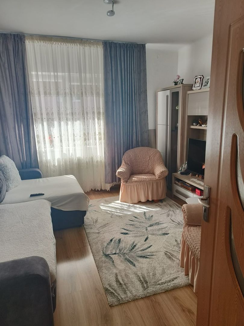 Casa singur in curte zona Astra - Poză 5