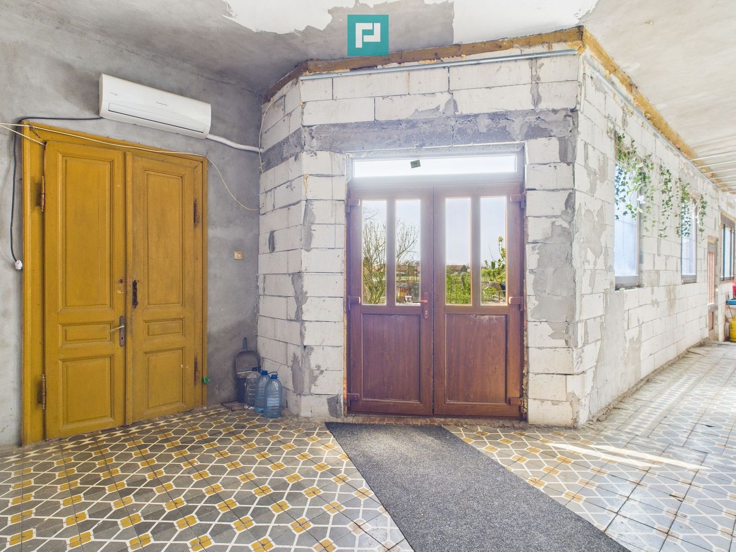 Casă cu Grădină Mare la 30 km de Timișoara - Poză 20