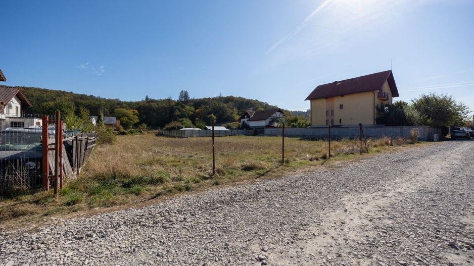 Teren intravilan de vanzare Cristian - 1.057 mp - Poză 2