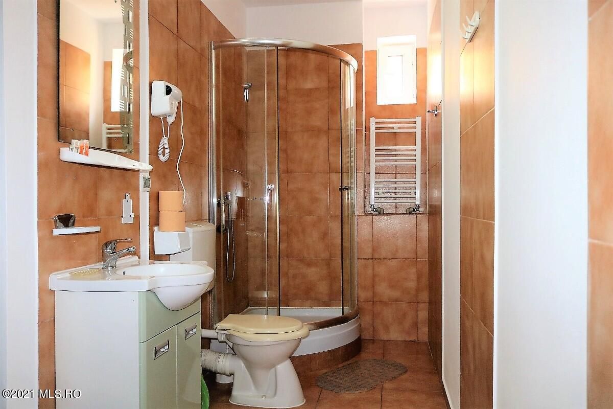 Mamaia Nord - Langa Mare, pensiune la cheie, 11 camere, 9 bai! - Poză 12