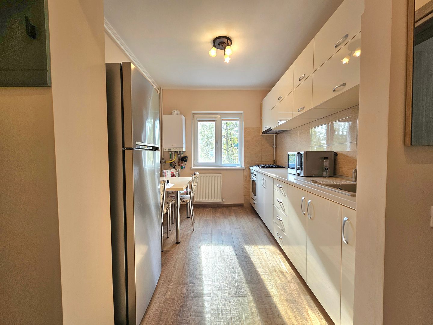 Apartament cu 2 camere de vânzare în zona Dacia Constanta renovat - Poză 6