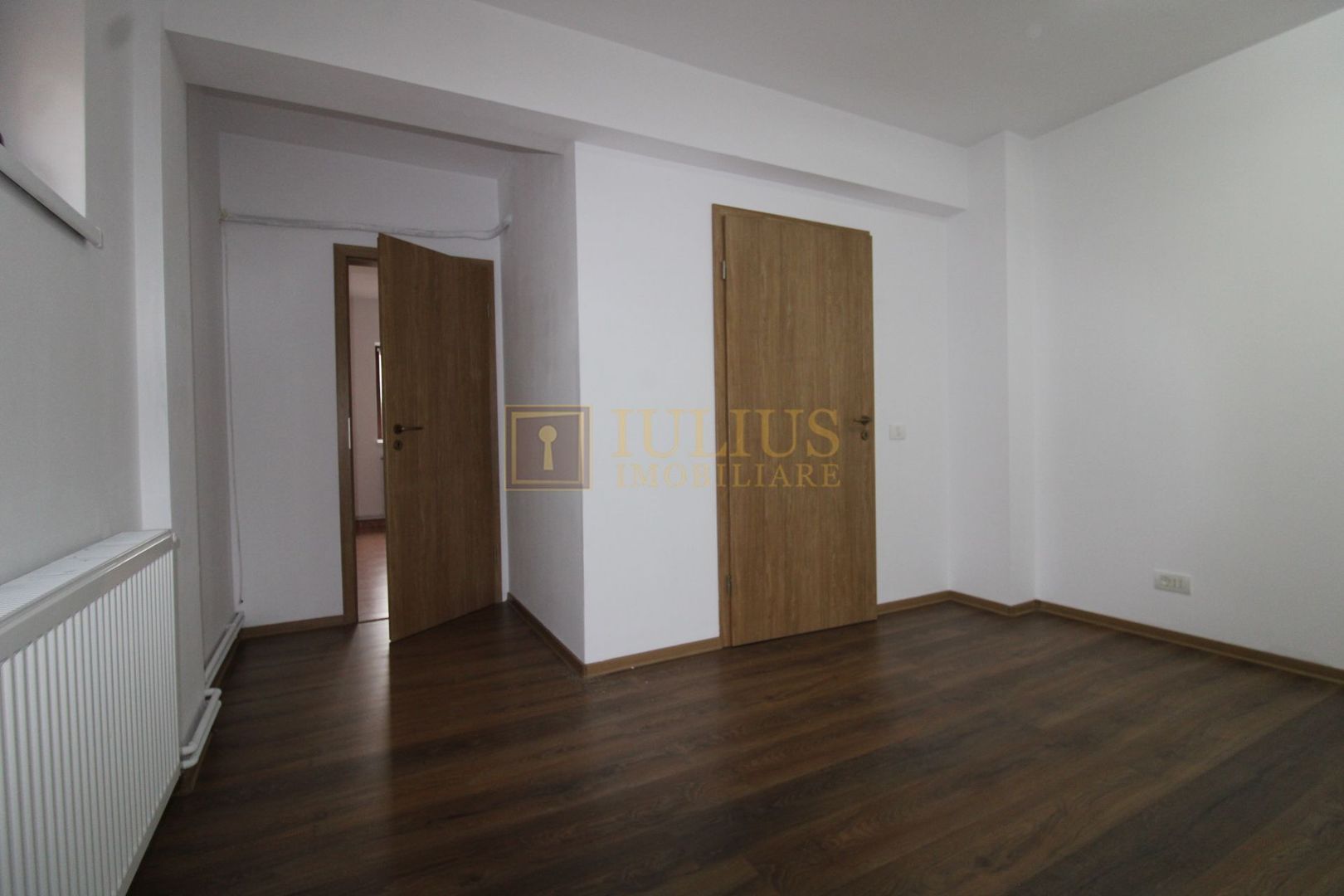 8 incaperi, 2 bai, centrala proprie, 3 locuri de parcare; Lipovei. - Poză 17