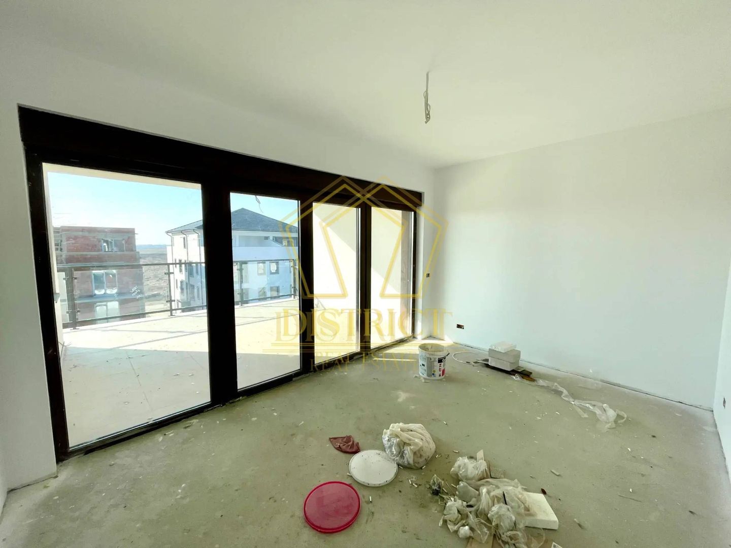 Penthouse cu 3 camere si terasa de 30mp | Giroc | SXD Market - Poză 1