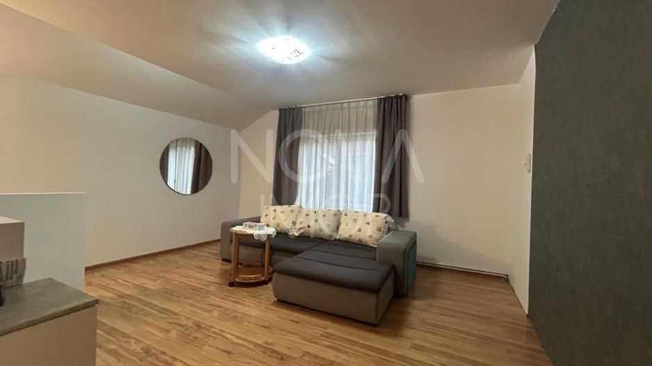 Casa de vanzare 200 mp cu spatiu comercial la parter, strada Lunga - Poză 15