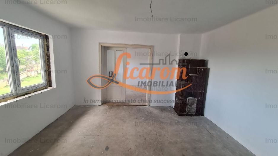 Vila P+E+Pod in Codlea zona cu aer curat,teren 1050 mp - Poză 4