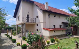 Vilă elegantă cu design luxos și grădină superb amenajată în Șag - Poză 3