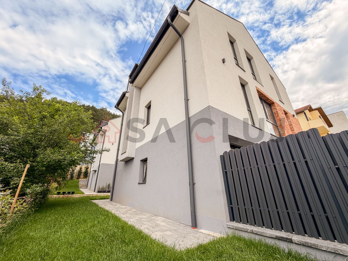 Case Premium de Vânzare – Strada Narciselor, Florești - Poză 4