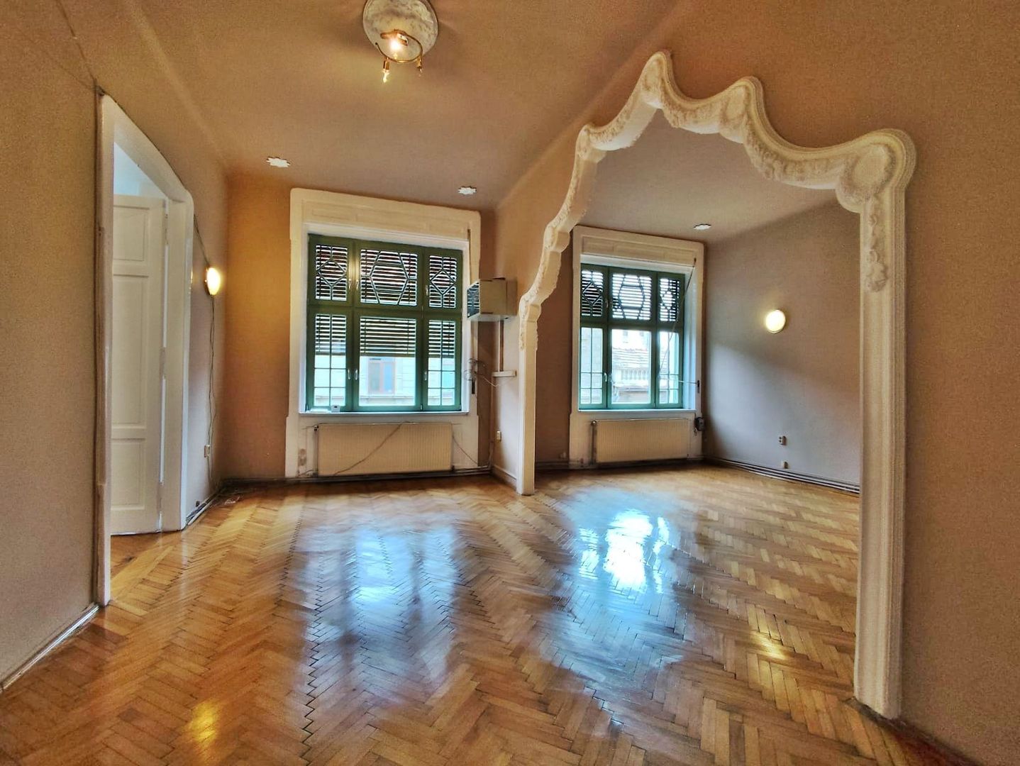 Birou 103 mp, 4 camere, ultracentral, str.I.Vulcan, Oradea, INCHIRIERE - Poză 4