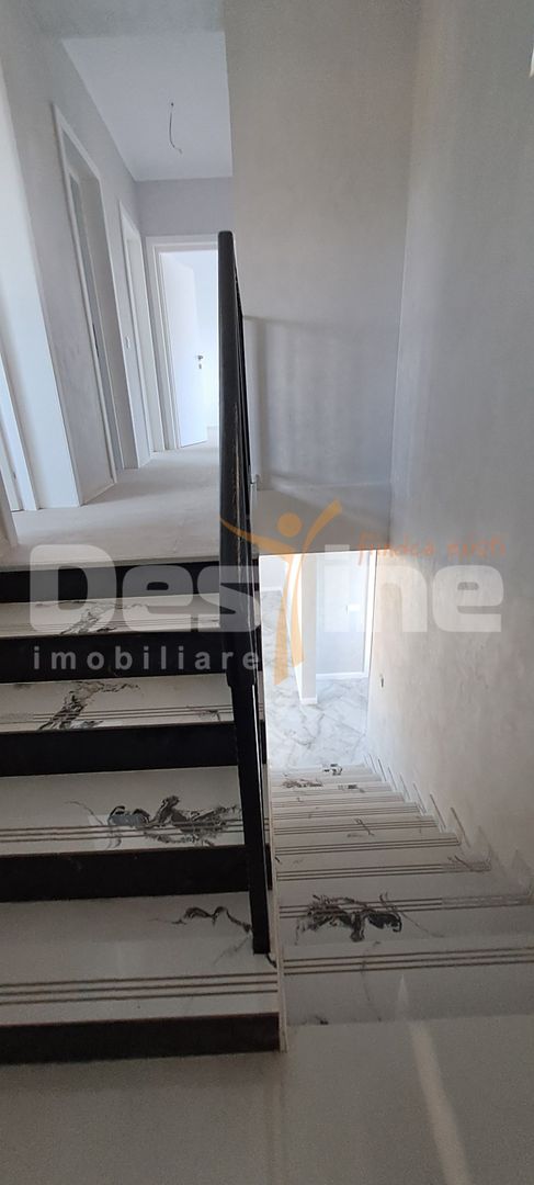 Casă individuală cu 4 camere și teren de 450 mp – Rediu - Poză 20
