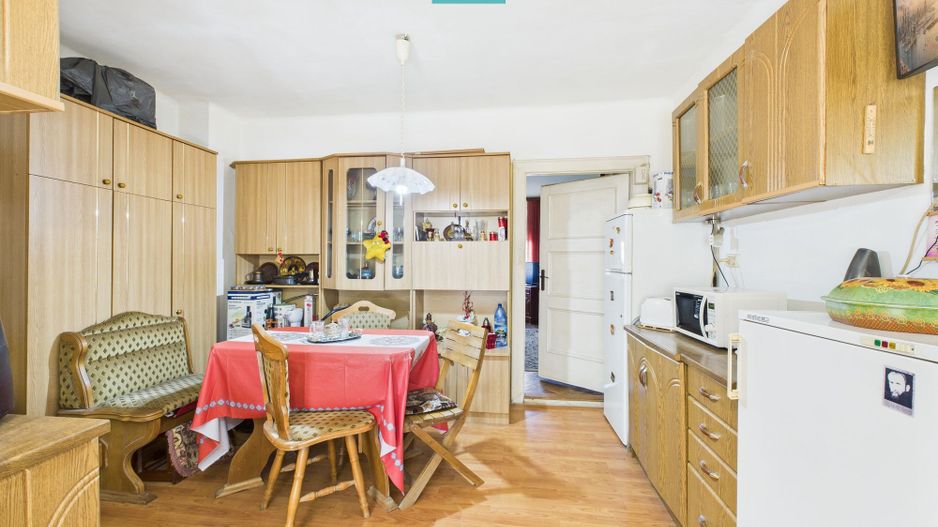 Casa de cărămidă cu 3 camere zona Uta - Poză 2