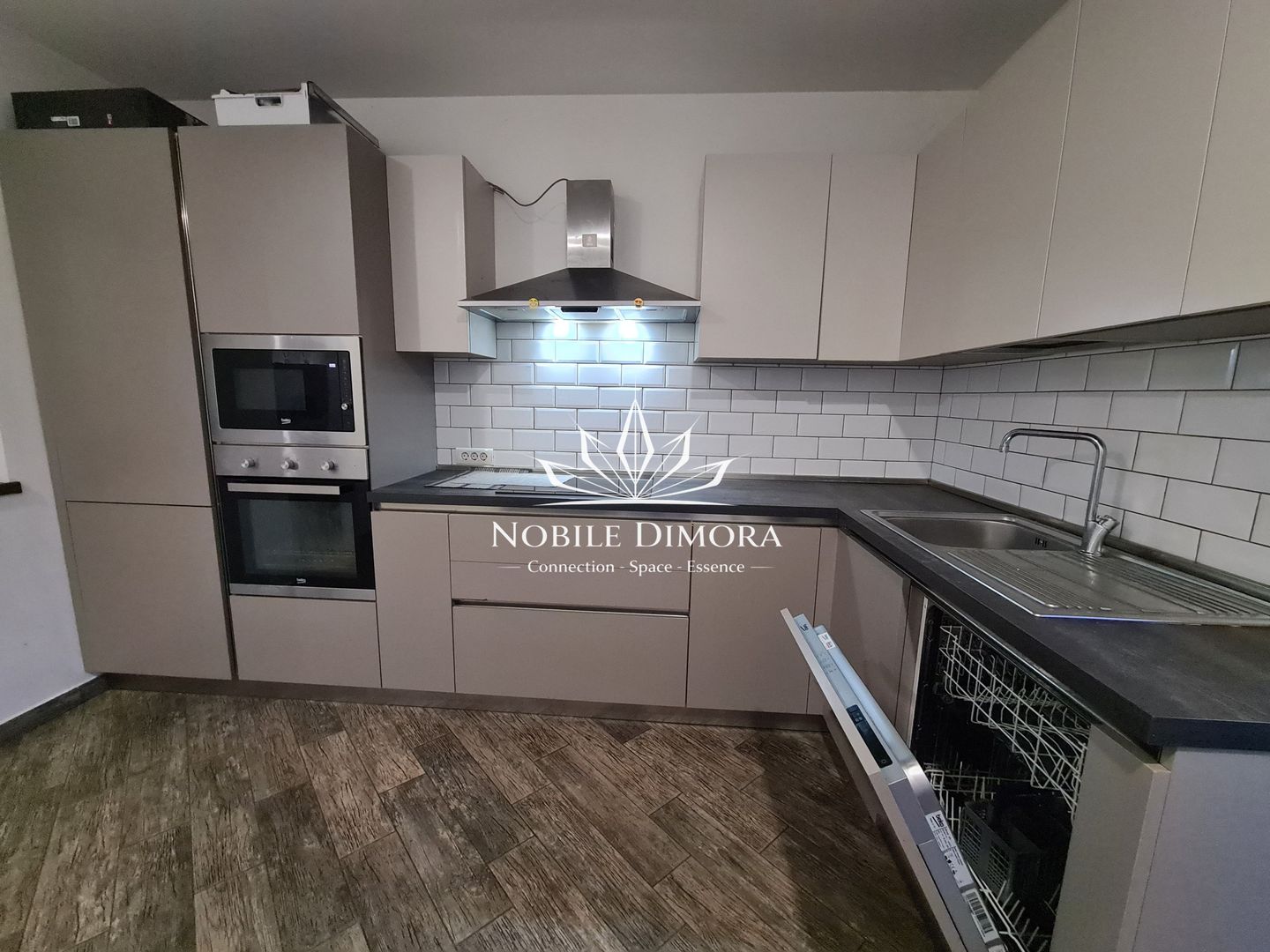 Duplex cu 4 camere, 3 bai, garaj si teren de 600 mp langa Mosnita Noua - Poză 5