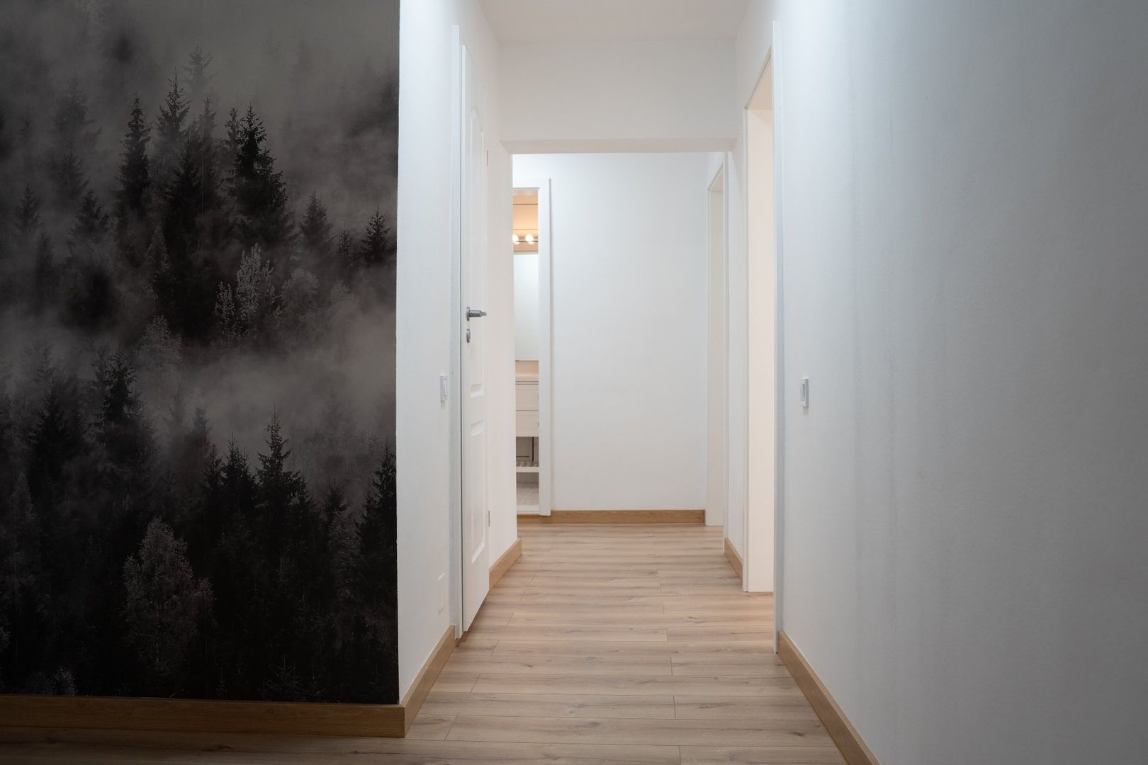 4 camere, 3 dormitoare, 2 băi, boiler, complet renovat - Poză 18