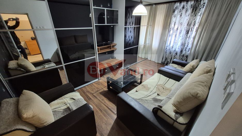 De inchiriat apartament cu 3 camere, etaj 3, Micro 16, 450 euro - Poză 3