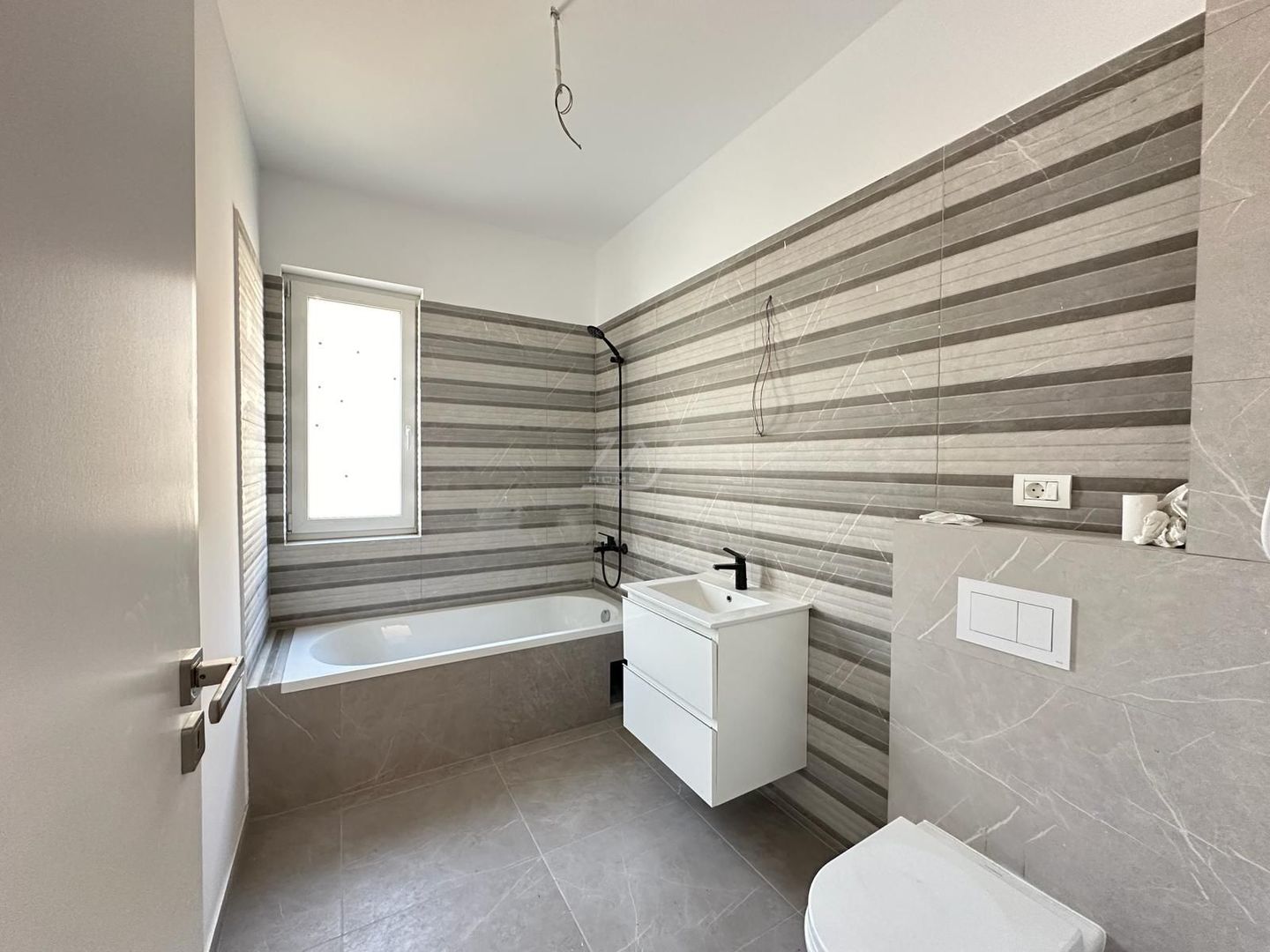 Decomandat. Gradina proprie 62 mp. Bloc finalizat. - Poză 5