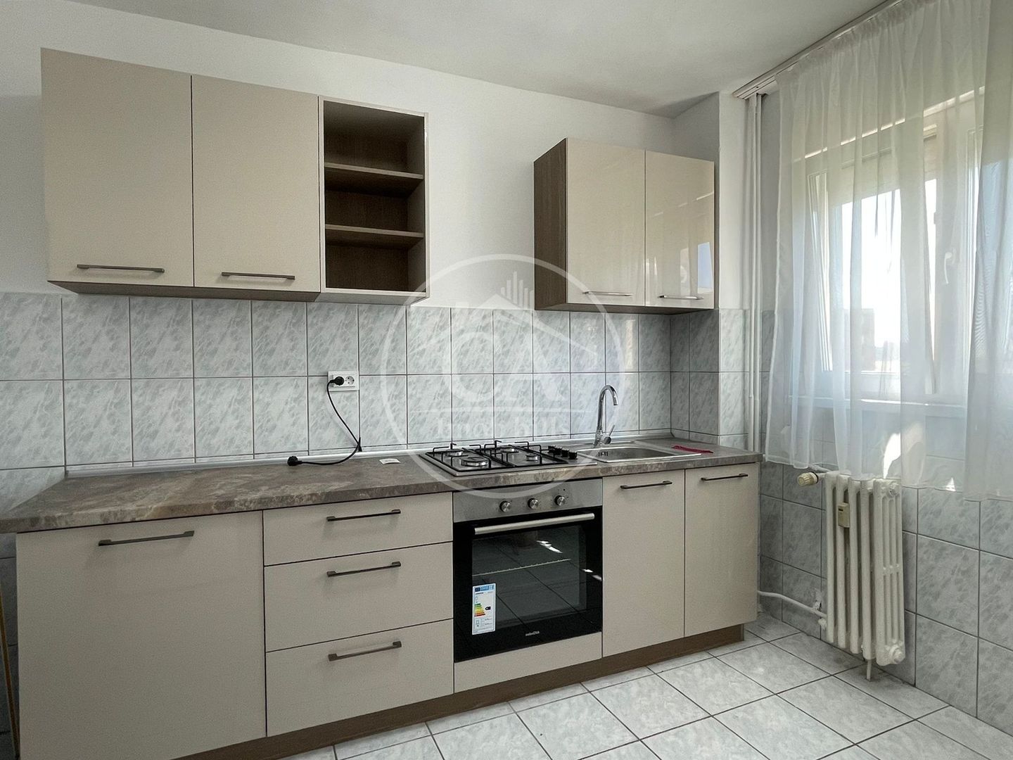 Apartament cu 3 camere de inchiriat in zona Dacia, Oradea - Poză 12