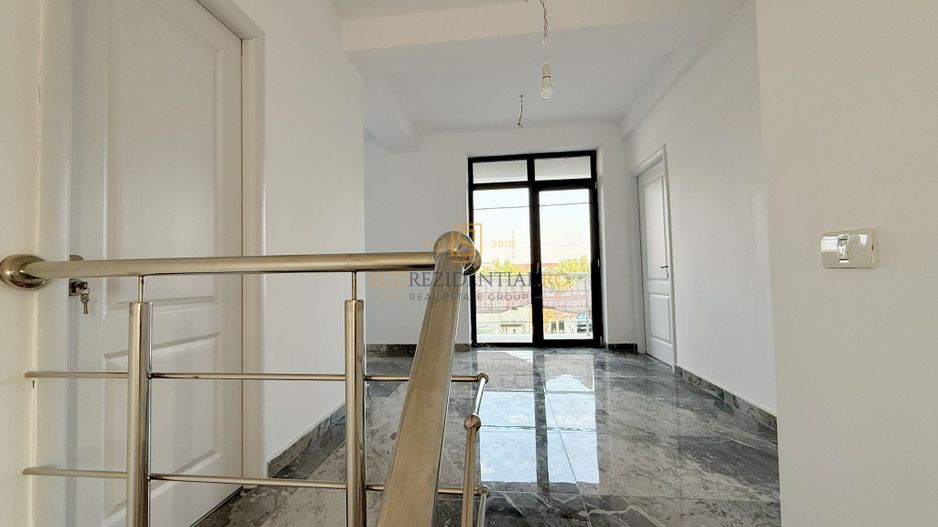 Casă spațioasă de vânzare – Sector 4, Metrou Aparatorii Patriei - Poză 8